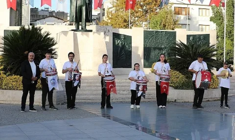 Efes Selçuk'ta Engelsiz Gençler Cumhuriyet Coşkusuyla Buluştu