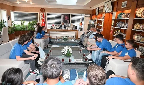 Erasmus öğrencileri Başkan Topaloğlu'nun kapısını çaldı