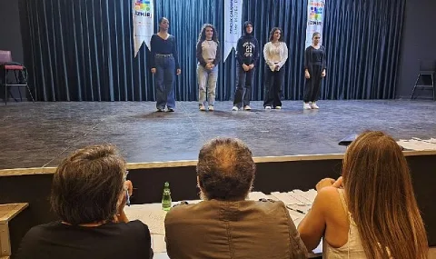 Genç İzmir Tiyatro Topluluğu'na 250 başvuru