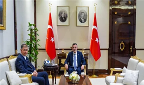 İzmir Başkanı Tugay'dan Ankara'da üst düzey temaslar