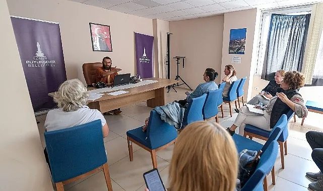 İzmir'de Yazarlık Eğitimleri Başladı: Edebiyat, Sinema ve Tiyatro Odaklı Program