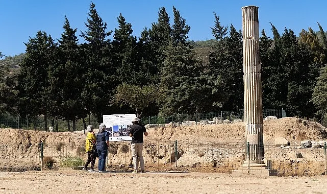 İzmir Klaros Antik Kenti'nde 3300 Yıllık Kehanetlerin İzleri Aranıyor