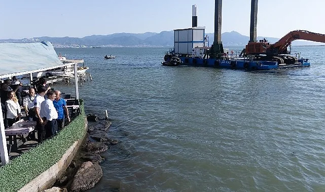 İzmir Körfezi'nde 1,5 Milyon Ton Dip Çamuru Temizlendi