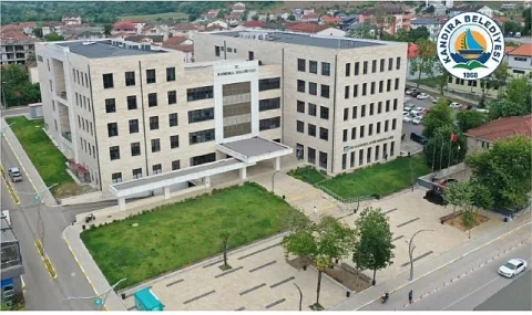 Kandıra'dan Üniversite Kazananlara 15 Bin TL Destek