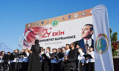Karşıyaka Öğrencileri Cumhuriyet Coşkusuna Ortak Oldu