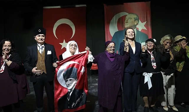 Konak'ta Cumhuriyet'in 103. Yılı Çınarlardan Selam Olsun