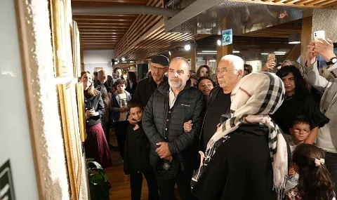 Konya'da 'Ebru Talebeleri ile Ebru' Sergisi Sanatseverlerle Buluştu
