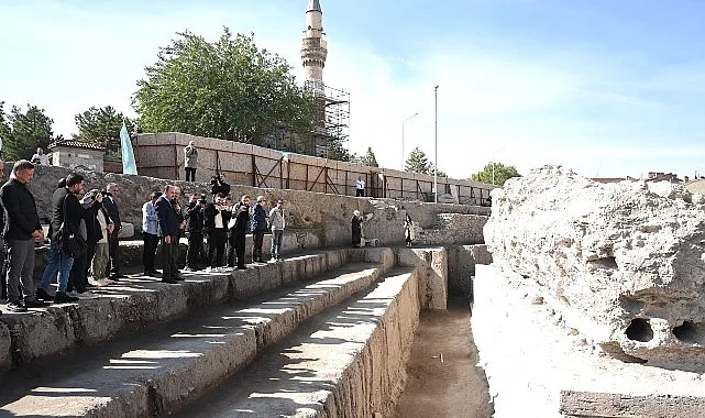 Larende Kapısı Kazısında Tarihi Hazine Ortaya Çıktı