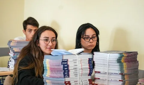 Maltepe’de Öğrencilere Kitap Desteği