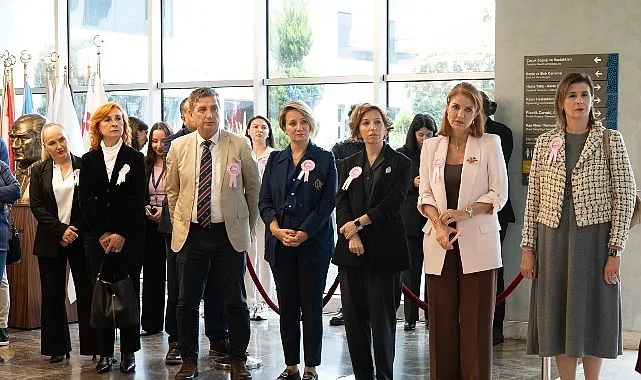 Meme Kanseri Farkındalığına Sanatla Destek: Okan Üniversitesi'nde Sergi