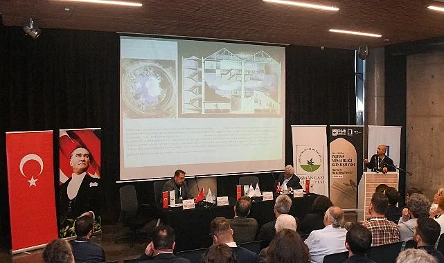 Osmangazi'de Bursa Mimarlığı 700. Yılında Kapsamlı Panelde Tartışıldı