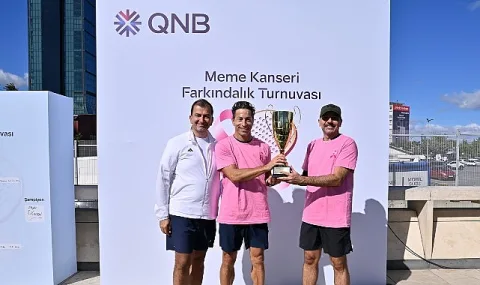 QNB Türkiye'den Meme Kanseri Farkındalığına Padel Kortunda Destek