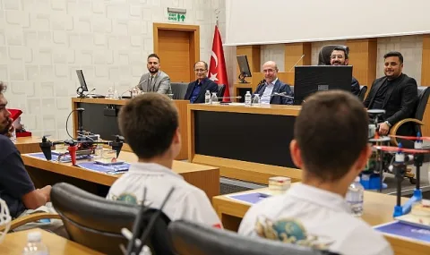 TEKNOFEST Başarılı Takımları Başkan Pekyatırmacı'yı Ziyaret Etti