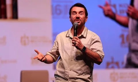 Uğur Arslan Kocaeli Kitap Fuarı'nda Modern Yaşamı ve İnsan İlişkilerini Ele Aldı