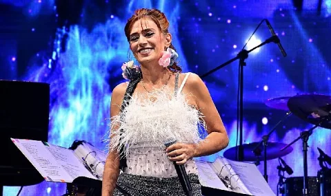 Yıldız Tilbe Kıbrıs'ta 2 Bin Davetliyle Unutulmaz Bir Gece Yaşattı