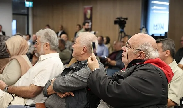 Zafer Şahin, Kocaeli Kitap Fuarı'nda Dijital Medya Tehlikelerine Dikkat Çekti